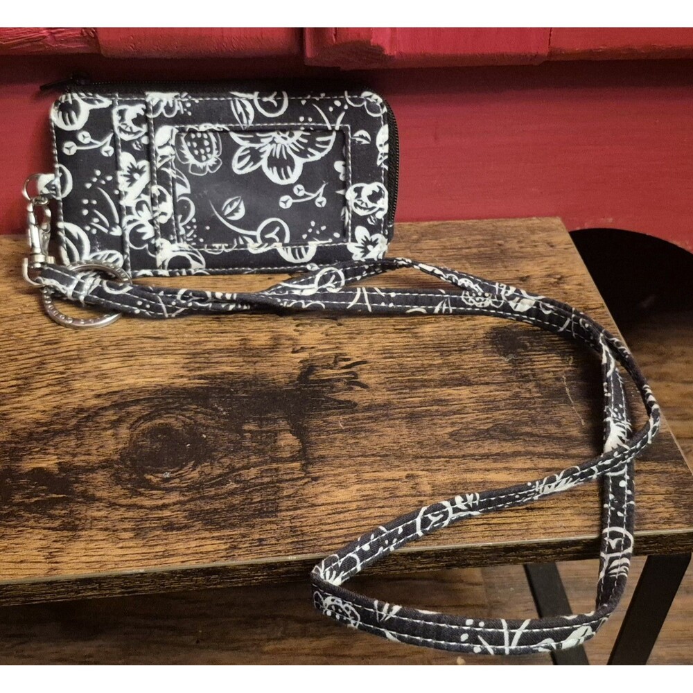 Vera Bradley Zip ID Case & Lanyard Chandelier Noir Black White Floral EUC